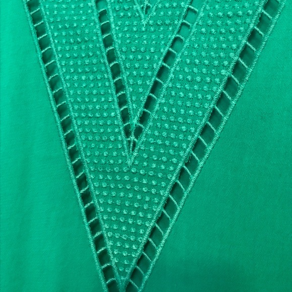 Bright green shirt - Picture 2 of 4